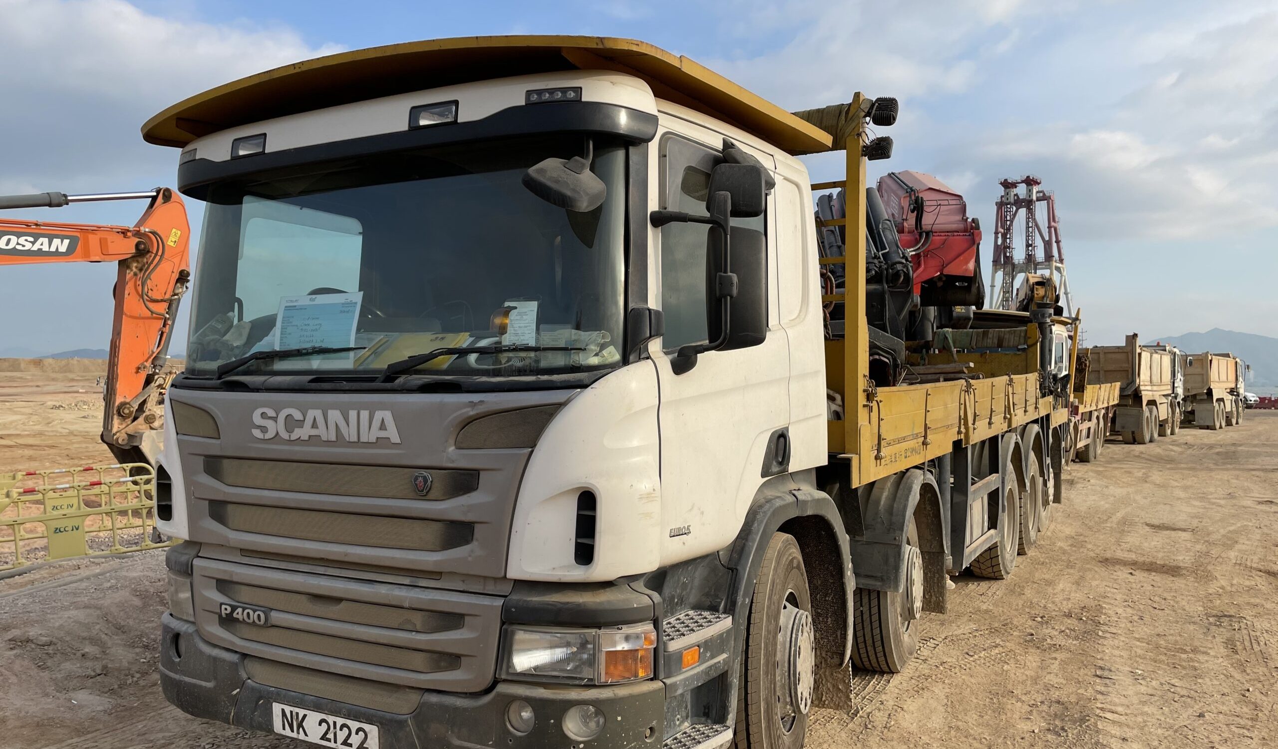 Fassi 1500.8 75TON尾吊 Lorry Crane