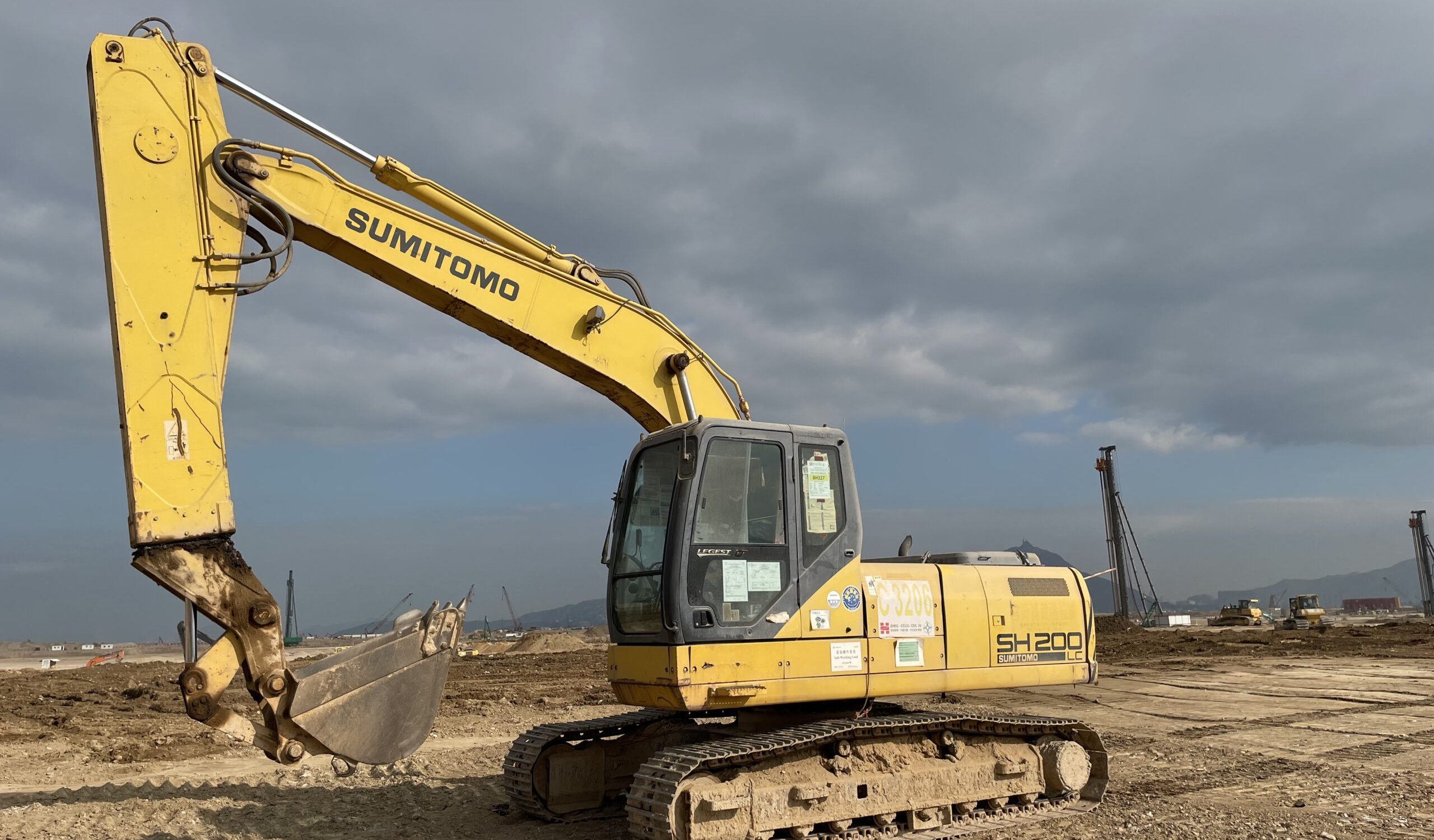 SH200LC Hydraulic excavator